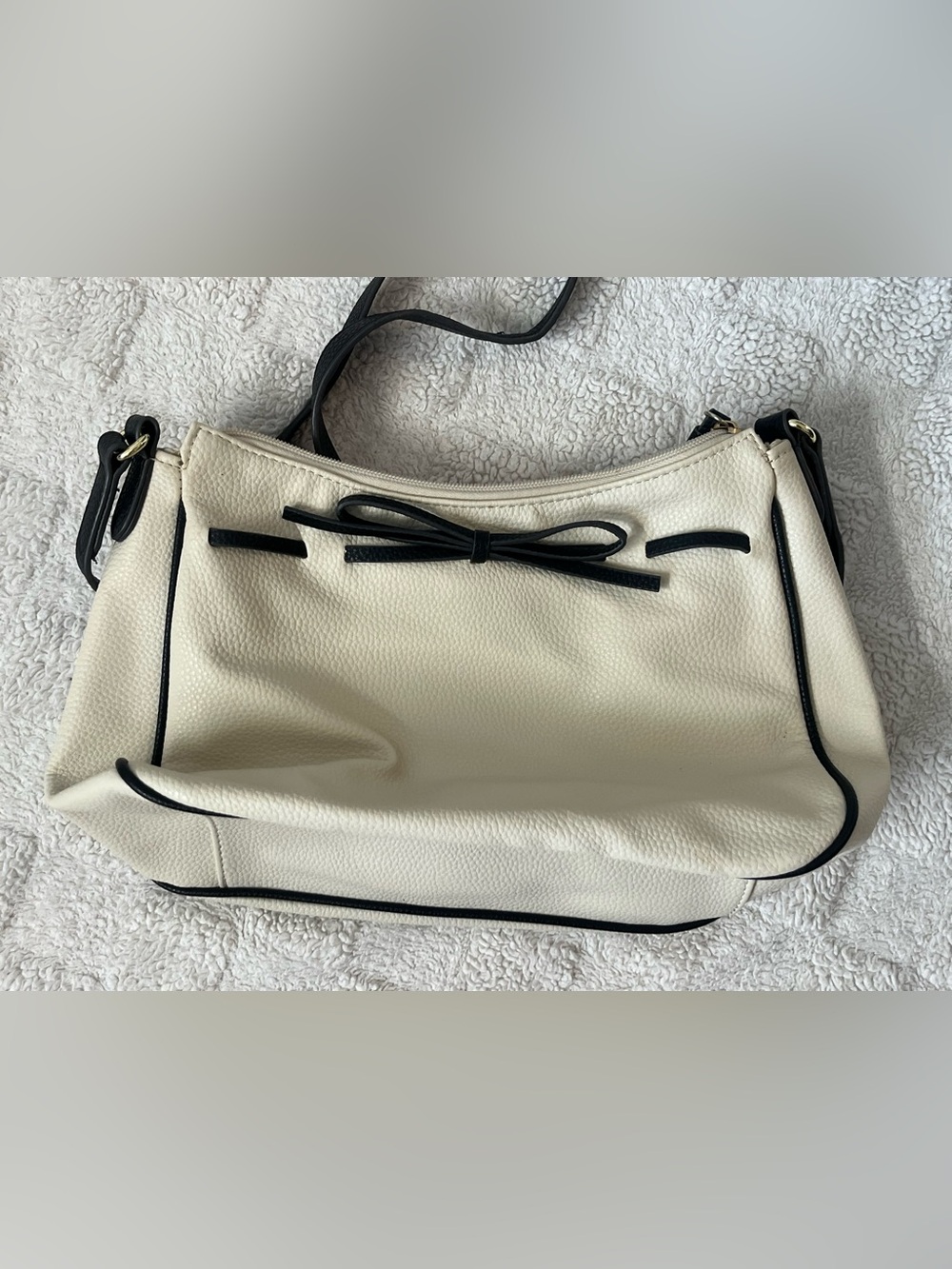 Liz Claiborne Cream and Black Bow Accent Tote Bag - Women's Shoulder Bag